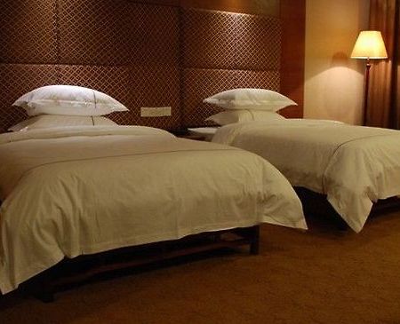Hollyear Hotel Hengyang Servicios foto